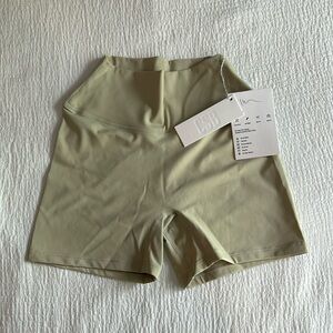 CSB x Isabelle Mathers NWT Freedom Short Chai size M
